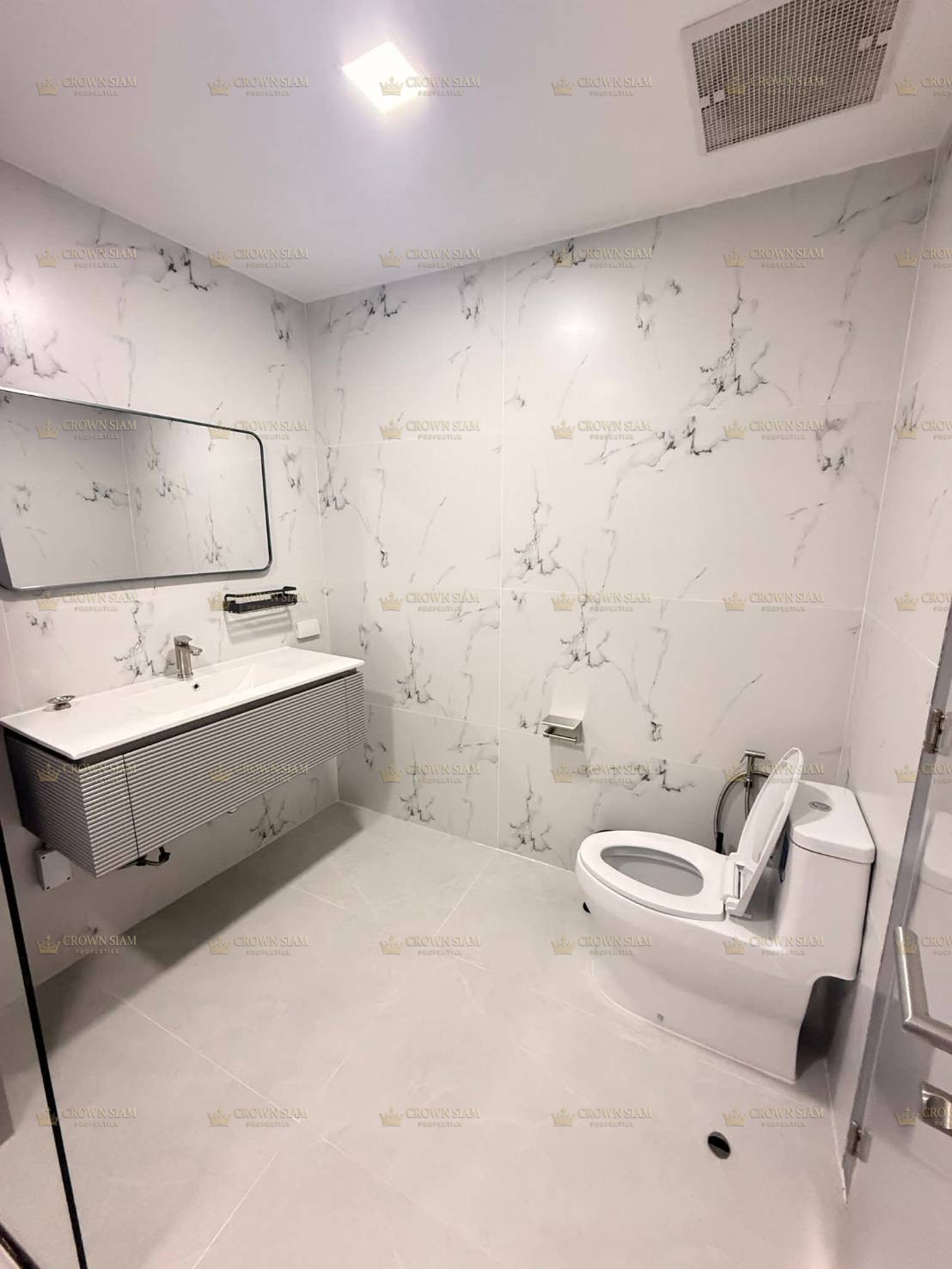 ANSOLA TOP FLOOR CONDO - Image 8