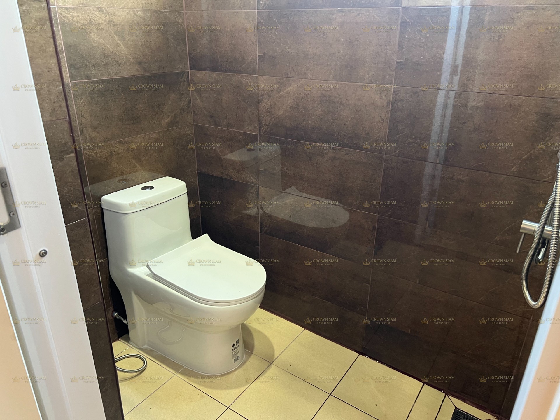 PATTAYA (SOUTH) FLYBIRD CONDOMINIUM - Image 8