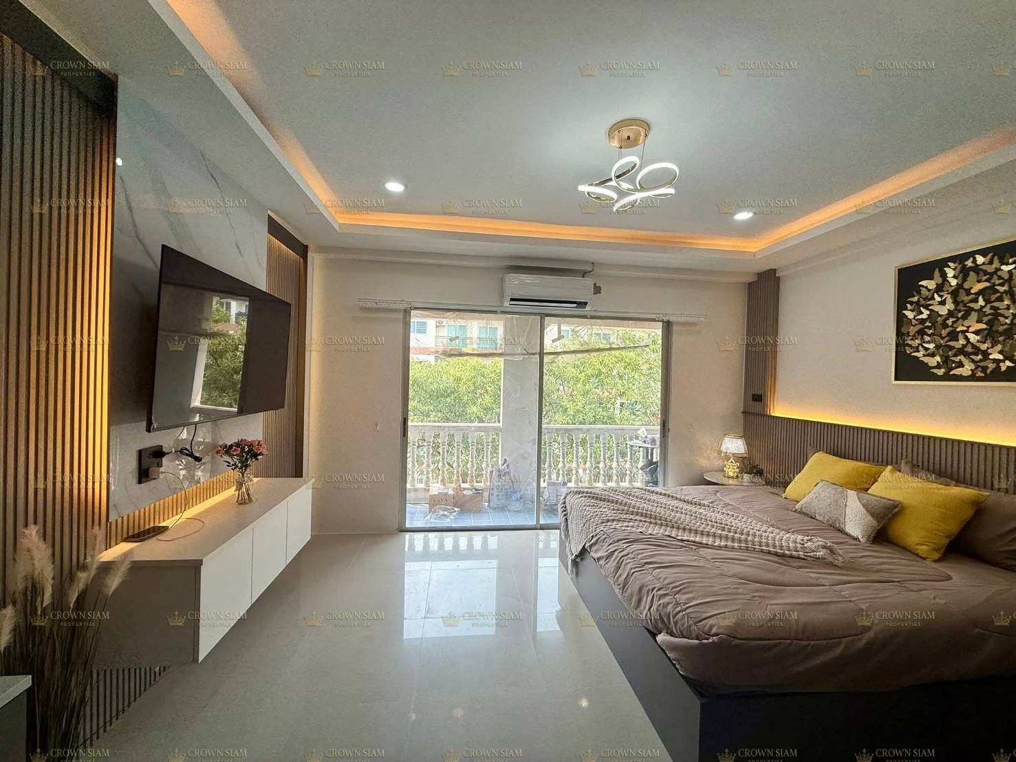 中天 • Majestic Residence • 单间公寓 - Image 3