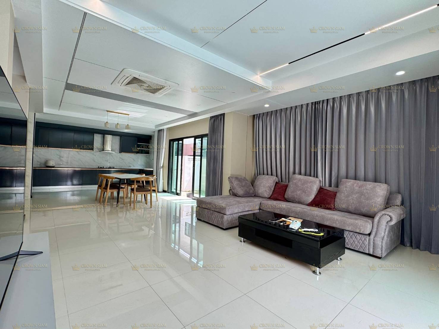 Huay Yai • THE Lake • 4BR Pool Villa for Rent - Image 5