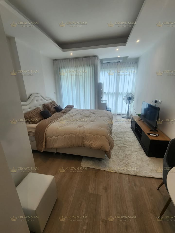 Pratumnak • Siam Oriental Dream • Ground Floor Studio Garden View - Image 2
