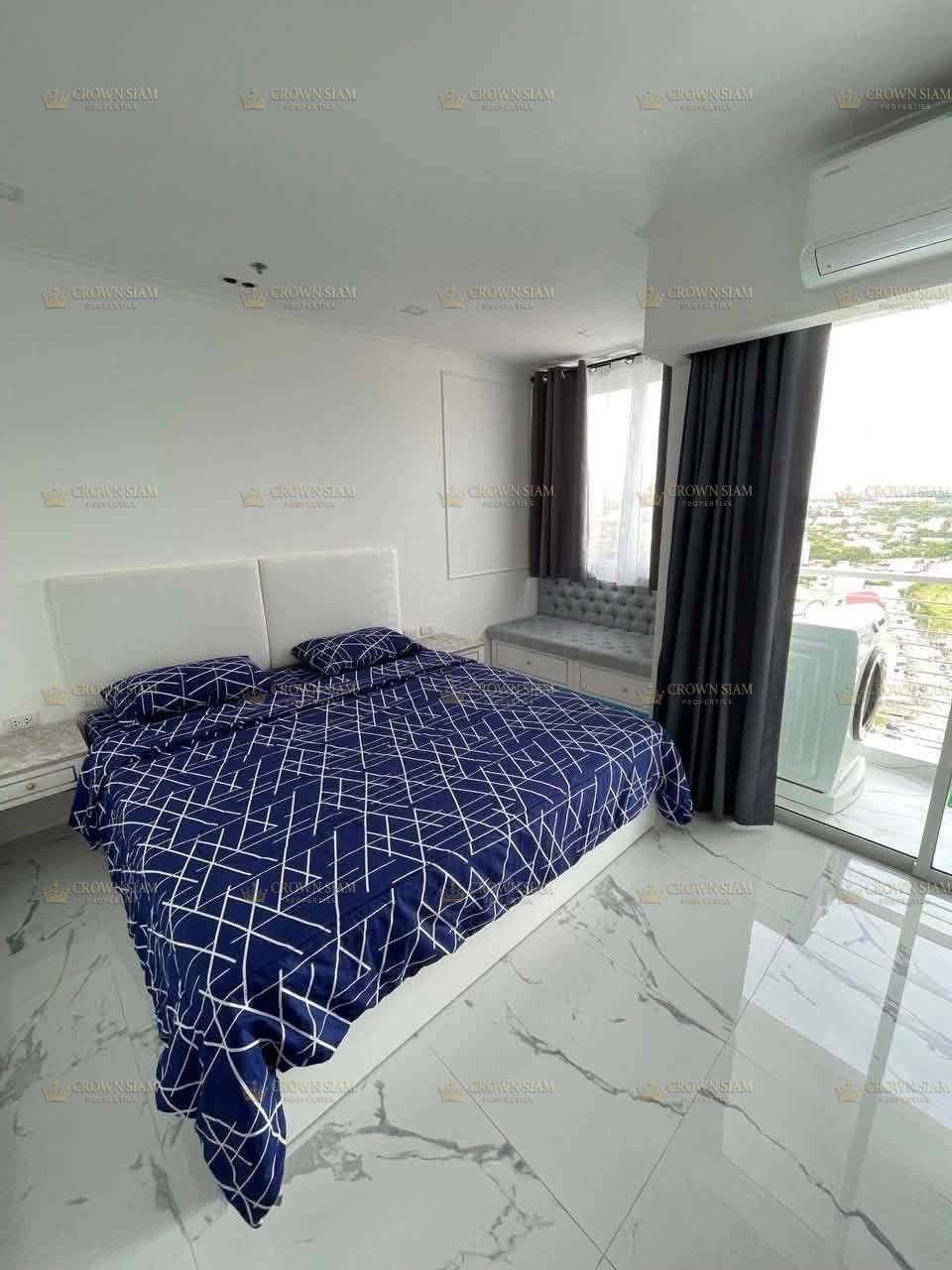 Jomtien • The Empire Tower • 21F Studio Condo