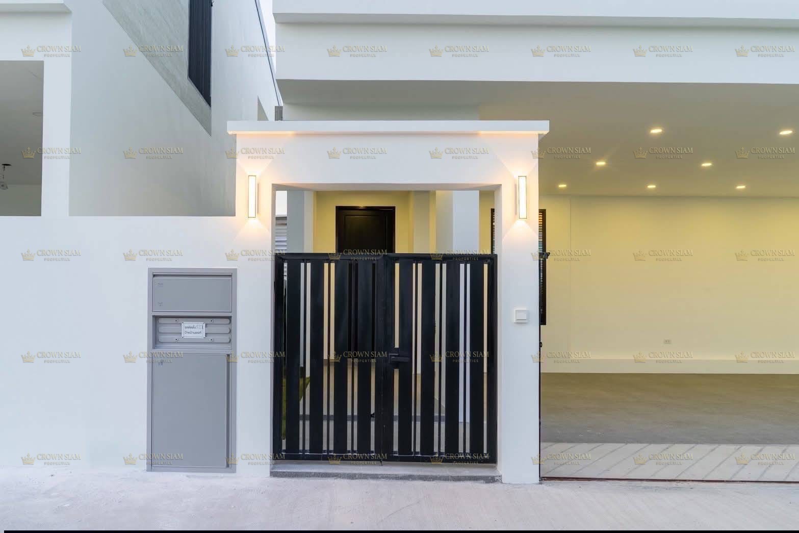 Huay Yai • THAMBER Project • 4BR 4BT Pool Villa - Image 3