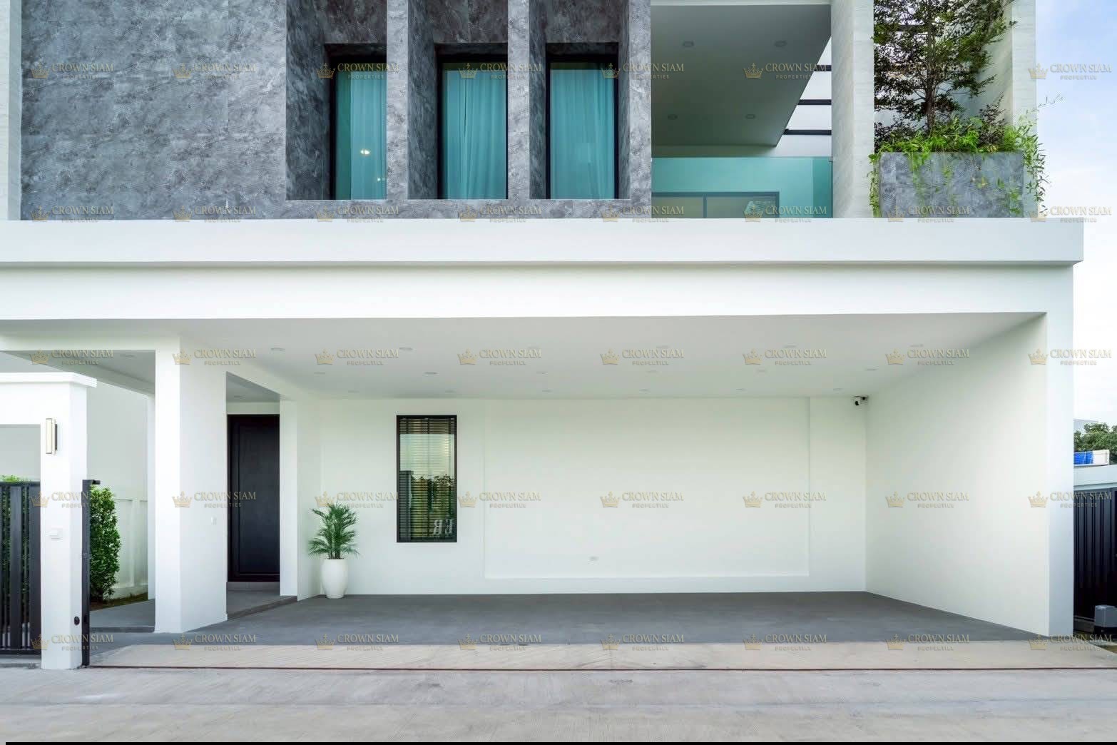 Huay Yai • THAMBER Project • 4BR 4BT Pool Villa