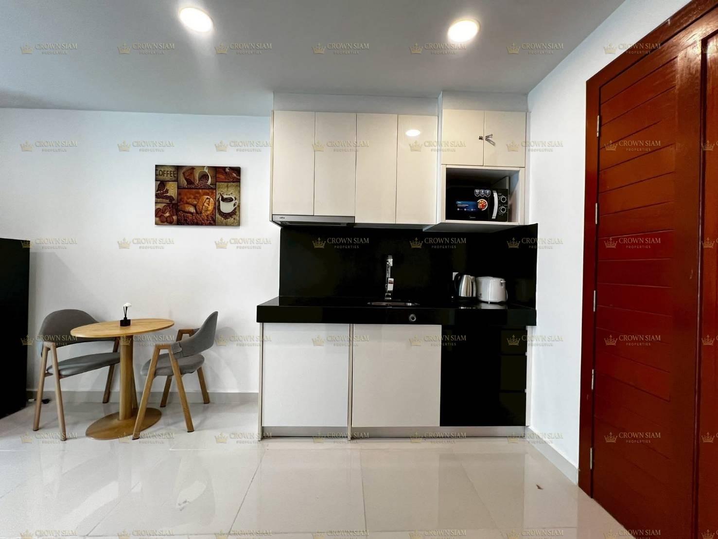 North Pattaya • Club Royal Condominium • Studio Pool & Sea View Condo  For Sale: 1,790,000 THB - Image 5