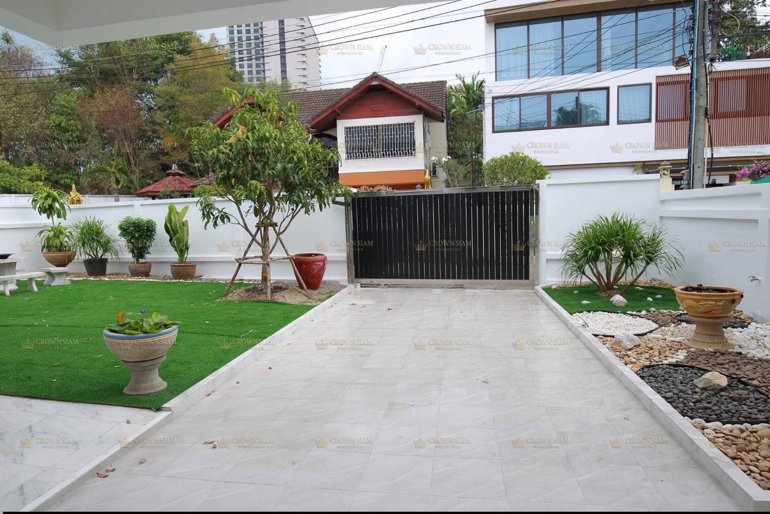 North Pattaya • Soi Photisan 3 • 3BR 2BT House - Image 3