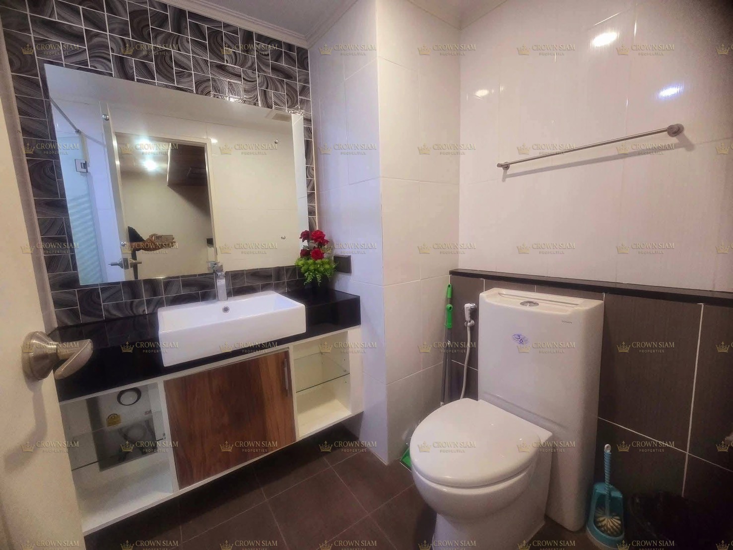 中天 • Dusit Grand Park 1 • 一楼 2卧室 直通泳池房 - Image 8