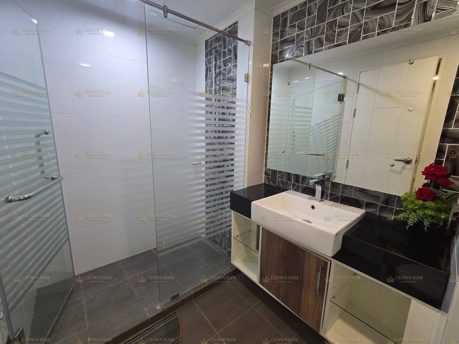 中天 • Dusit Grand Park 1 • 一楼 2卧室 直通泳池房 - Image 9