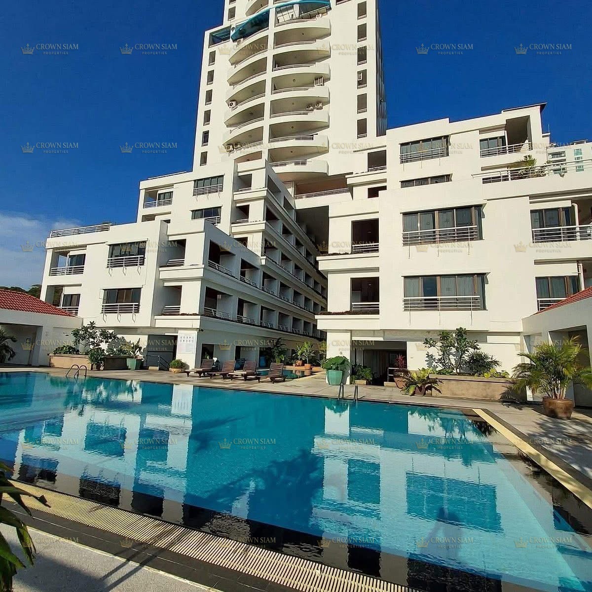 พระตำหนัก • Pattaya Hill Resort • สตูดิโอคอนโด - Image 9