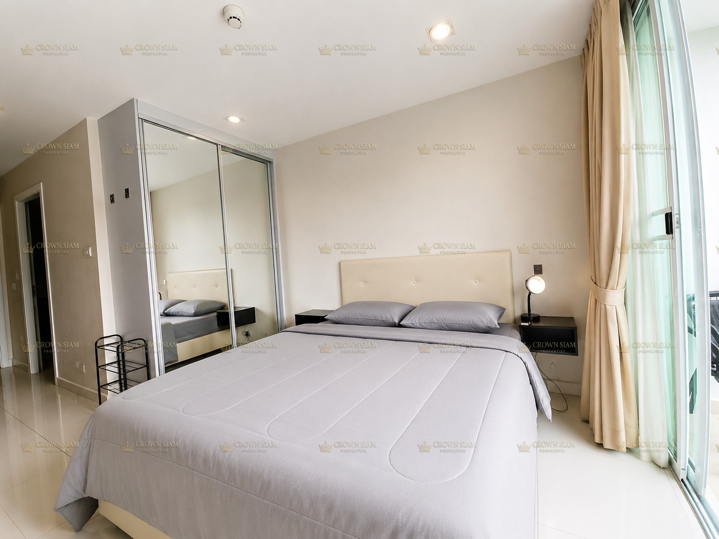 Pratumnak • Art on the Hill • Studio Condo - Image 3