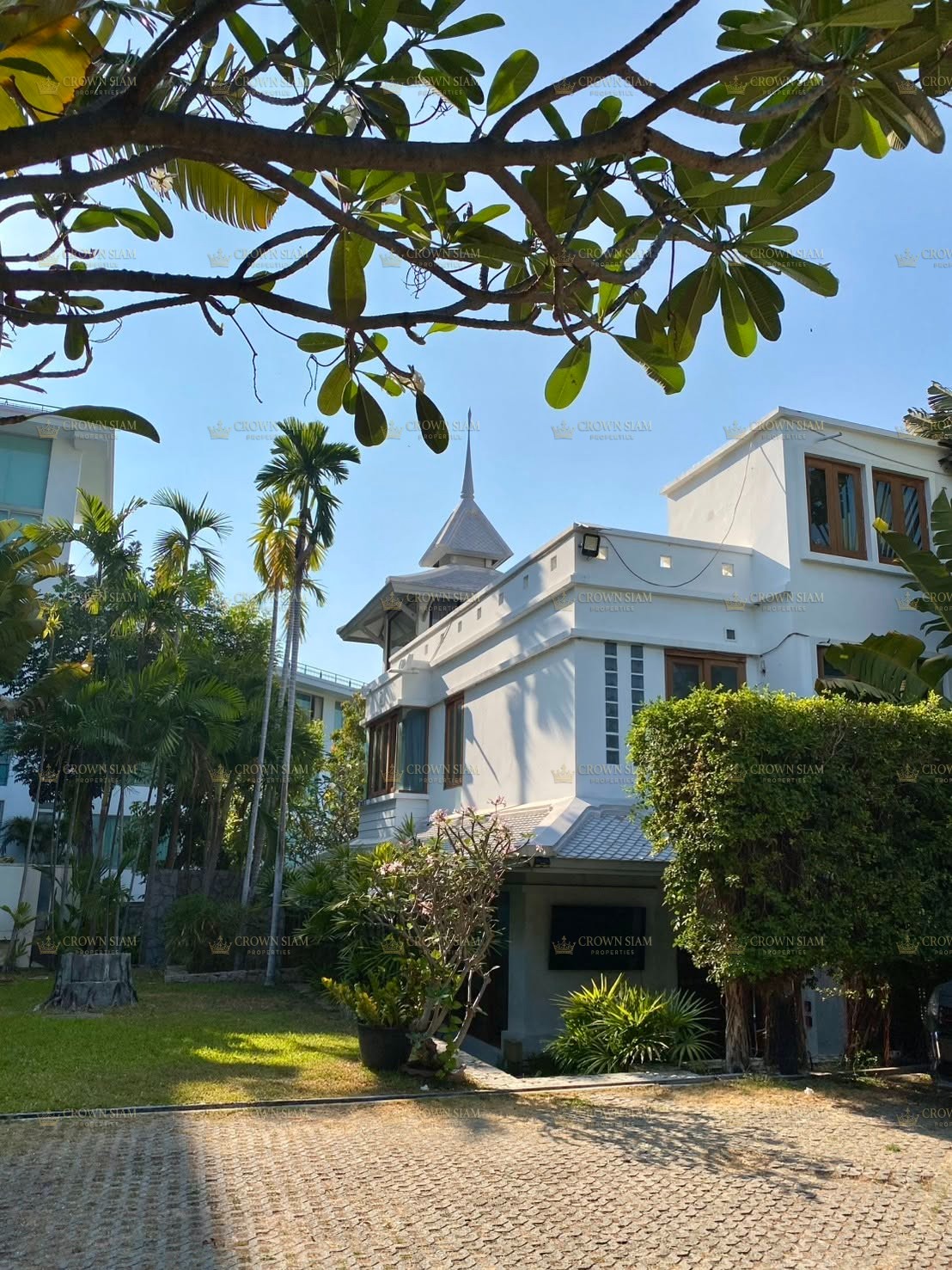 พัทยาเหนือ • หาดวงศ์อมาตย์ • บ้านติดทะเล 5 ห้องนอน