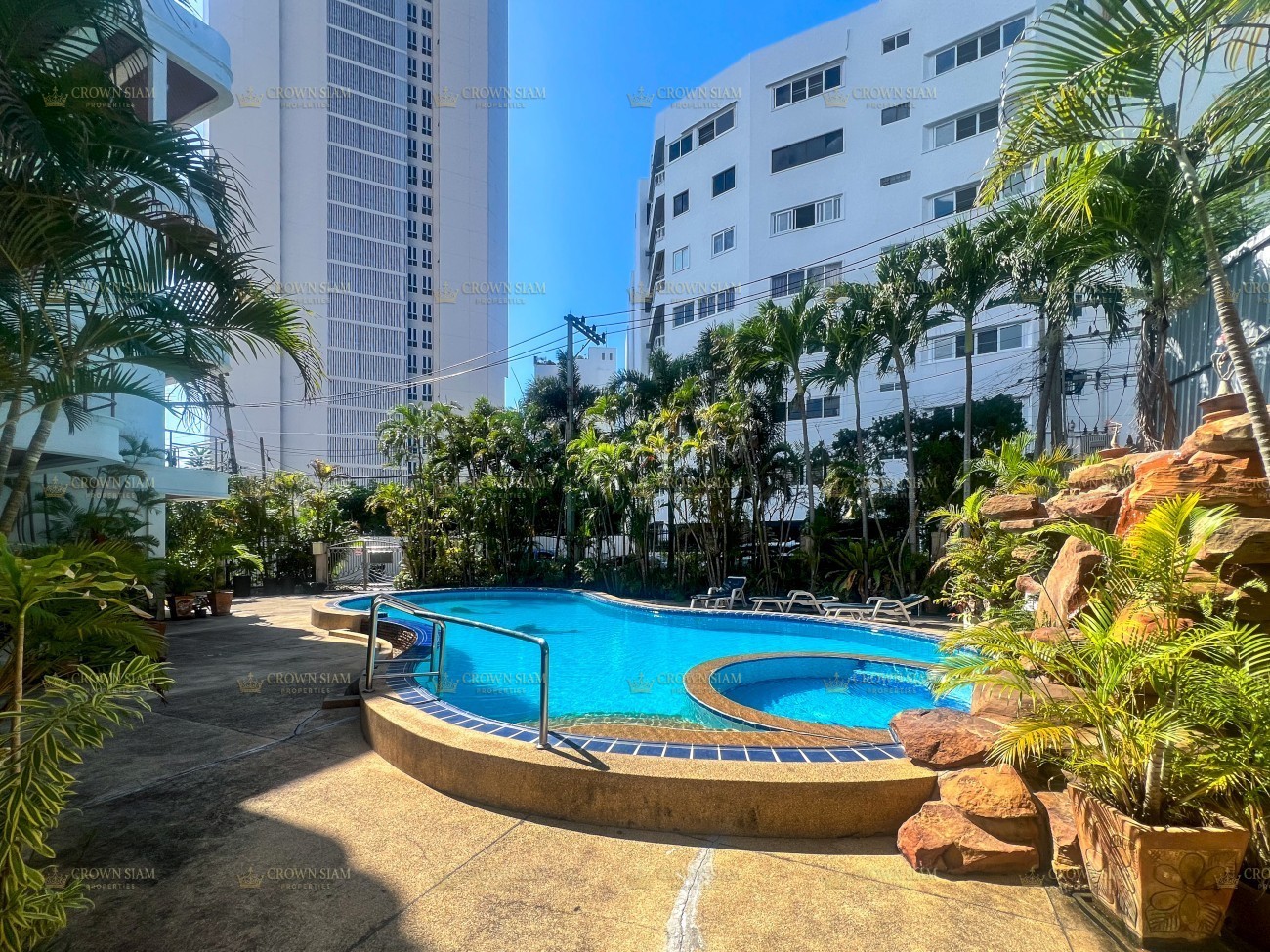 APARTMENT BUILDING FOR SALE WITH POOL  l  PRATUMNAK - Image 3