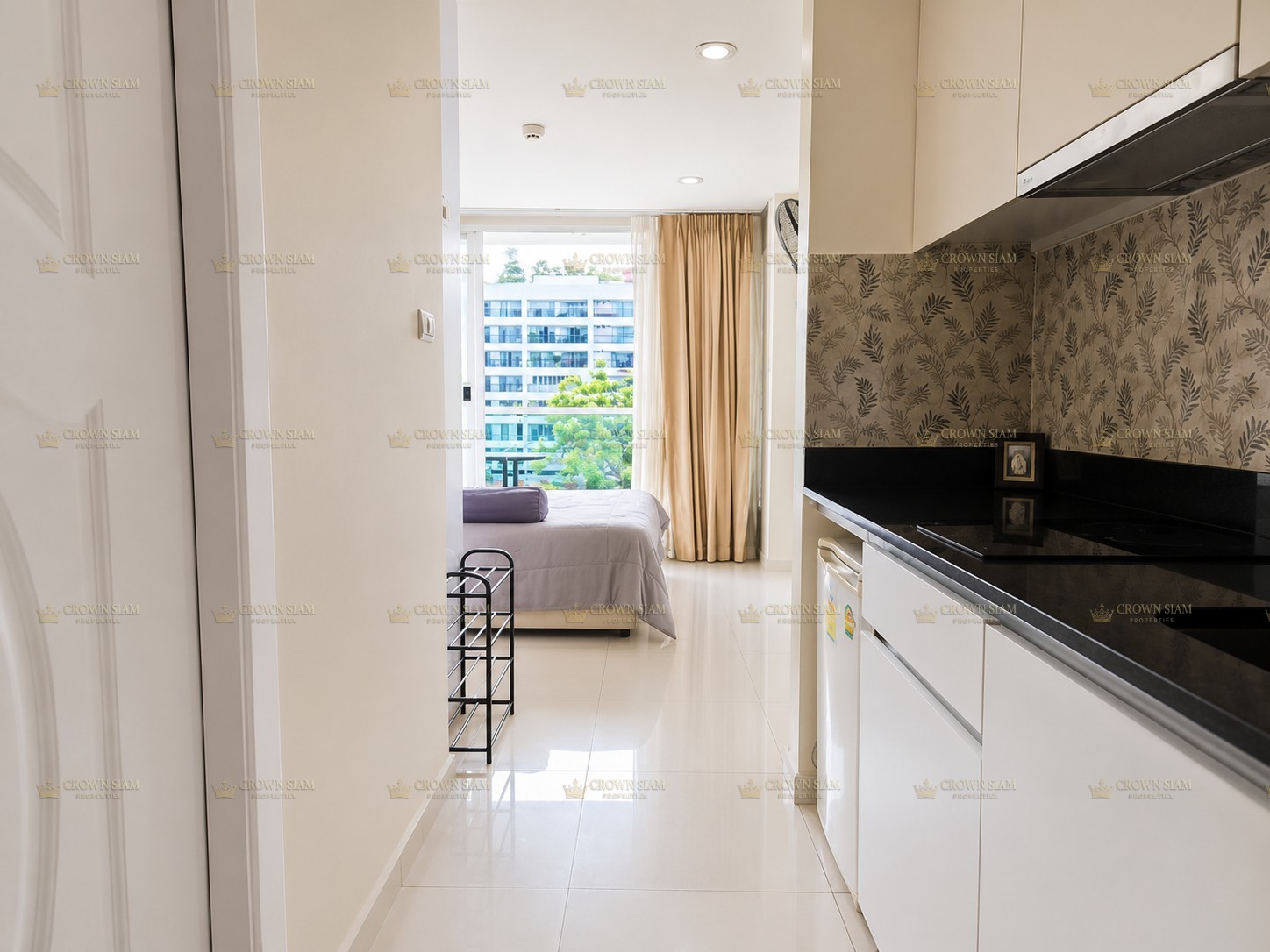 Pratumnak • Art on the Hill • Studio Condo - Image 4