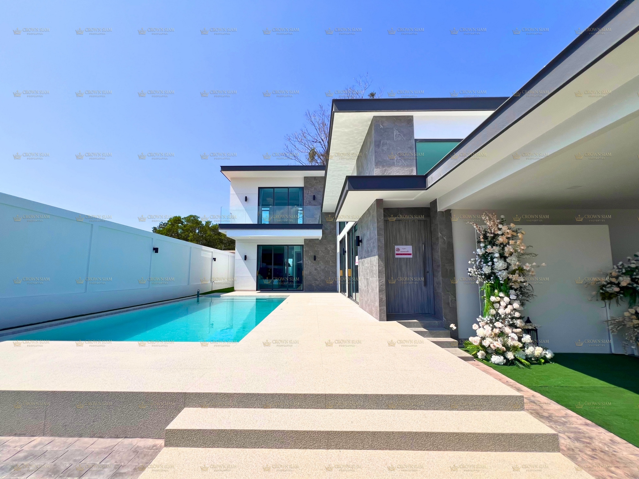 Layan Chak Nok | Luxury Private Pool Villas Pattaya - Image 2