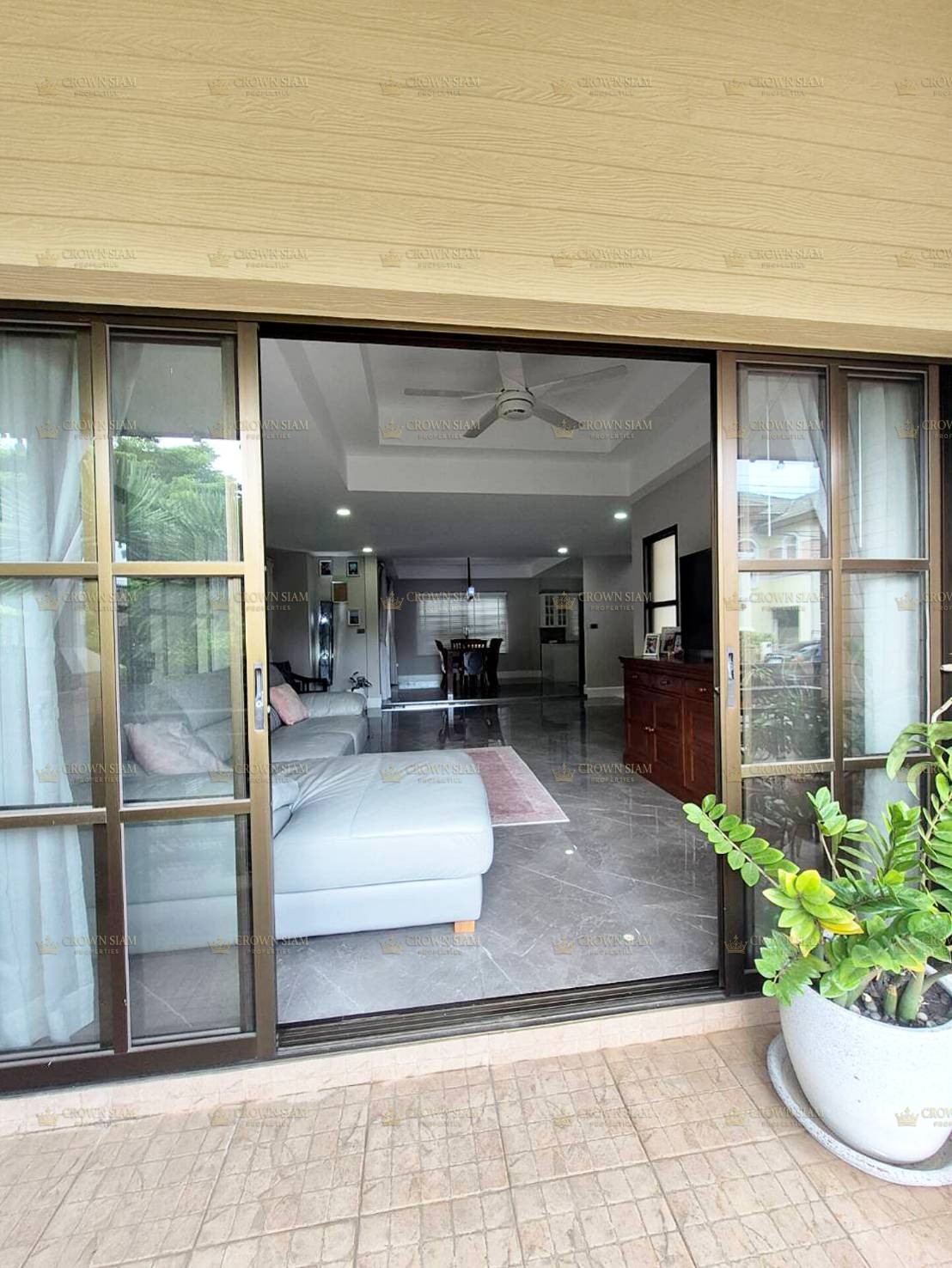 พัทยาตะวันออก • เซ็นทรัลพาร์ค 4 • บ้านเดี่ยวรีโนเวทใหม่ 3 ห้องนอน - Image 10