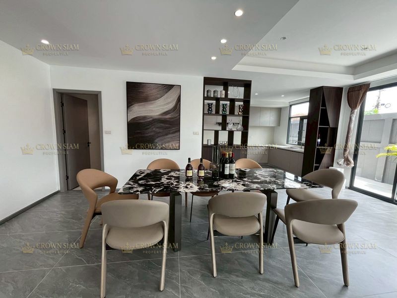 Jomtien • Eakmongkol • 5BR House - Image 6