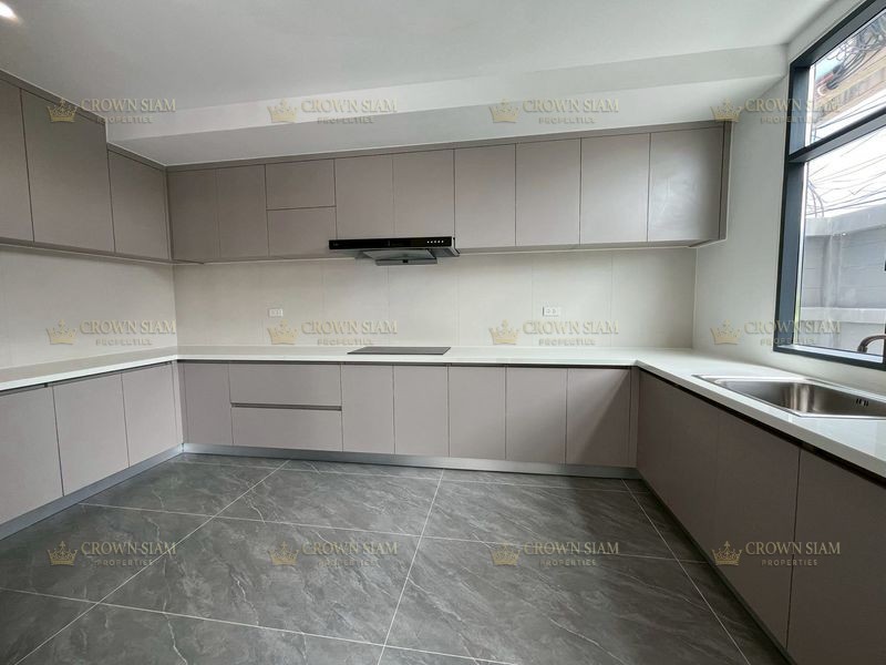 Jomtien • Eakmongkol • 5BR House - Image 7