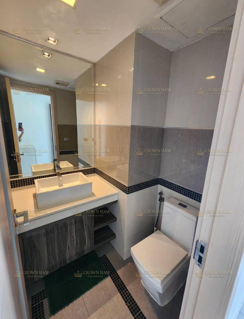 North Pattaya • Wongamat Tower Condominium • 9F 1BR Sea View Condo - Image 6