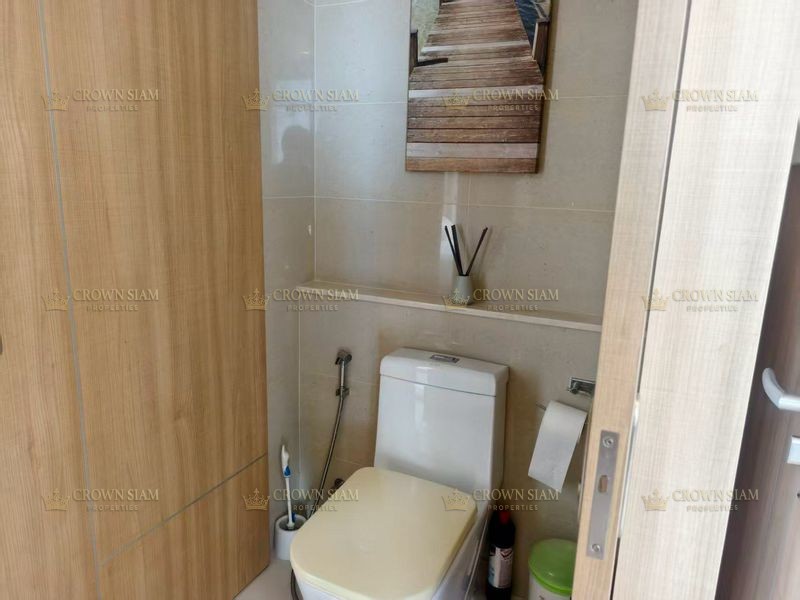 North Pattaya • The Riviera Wongamat • 1BR Condo - Image 8
