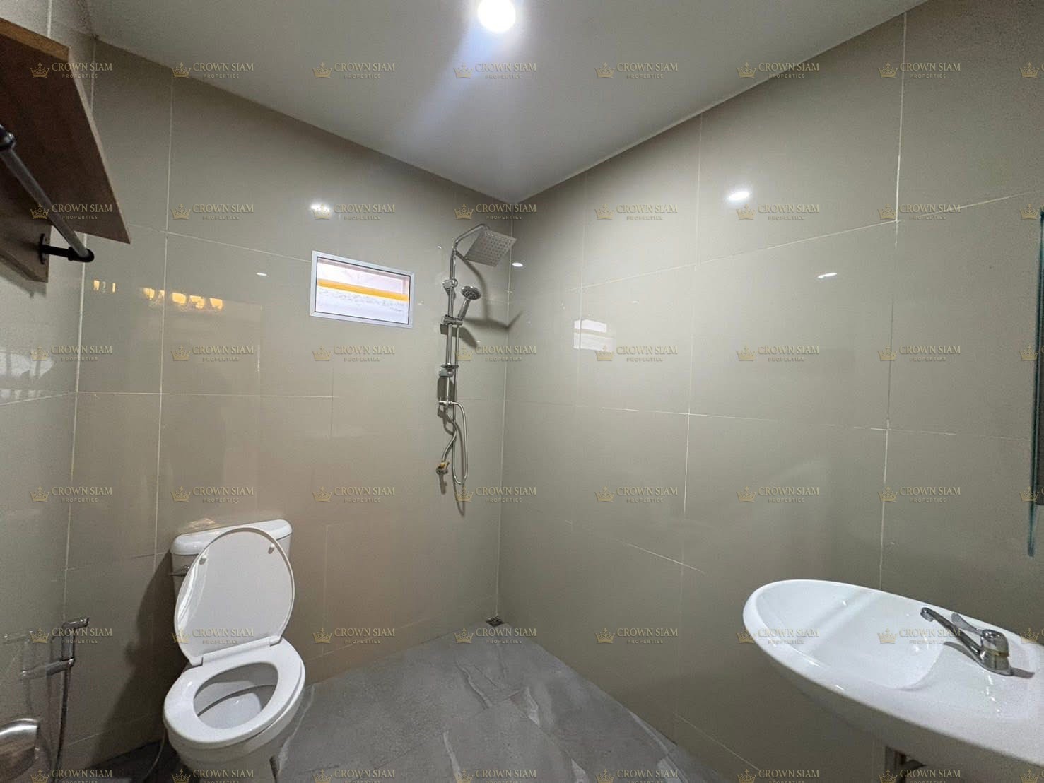 North Pattaya • Near Mini Siam • 3BR House for Rent - Image 10