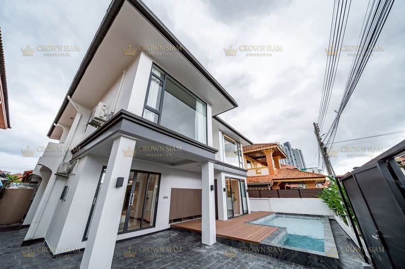 South Pattaya • Eakmongkol Thepprasit • 6BR House - Image 4