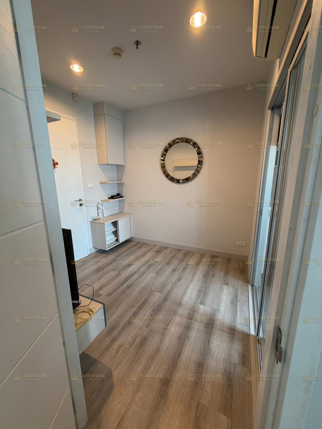 Central Pattaya • Centric Sea Condo Pattaya • 12F 1BR Condo - Image 3