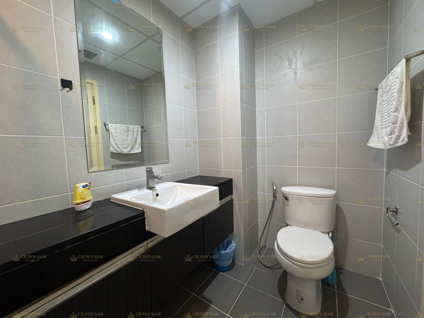 Central Pattaya • Supalai Mare Pattaya • 21F Studio Condo - Image 8
