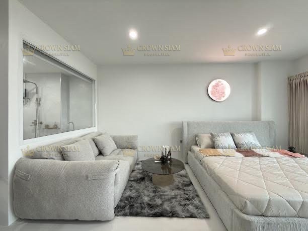 Jomtien • View Talay 5 • 13F Studio Sea View Condo - Image 4