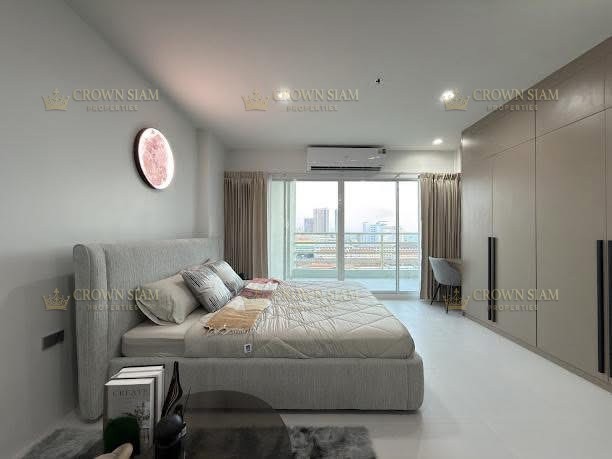Jomtien • View Talay 5 • 13F Studio Sea View Condo - Image 3
