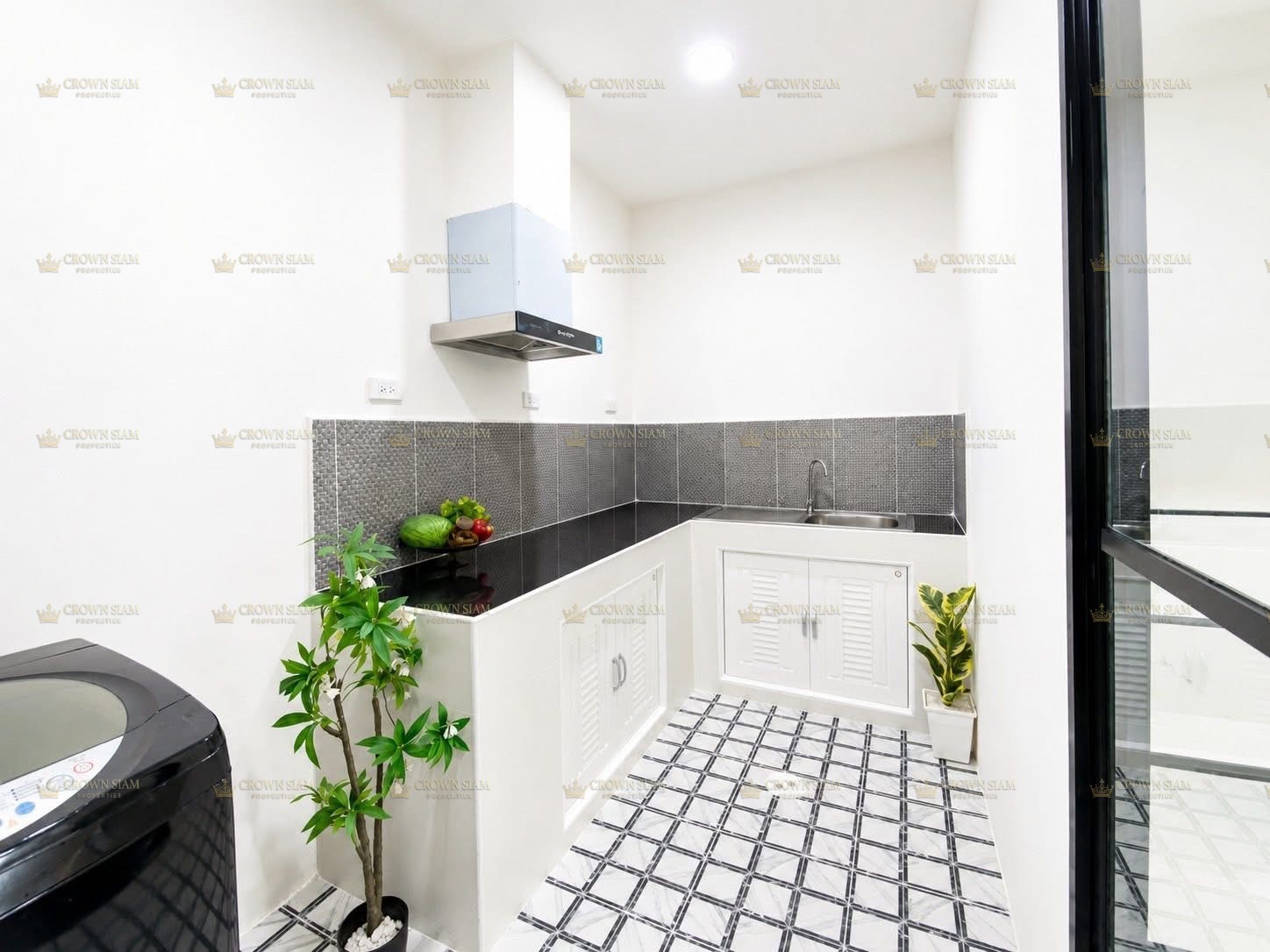 East Pattaya • Nong Yai • European-Style 2-Storey Townhome - Image 9