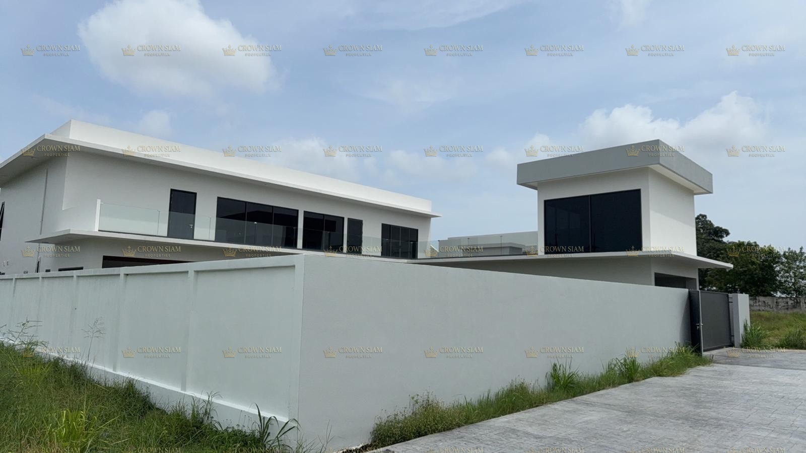 Palisades • Luxury Contemporary Pool Villas - Image 1