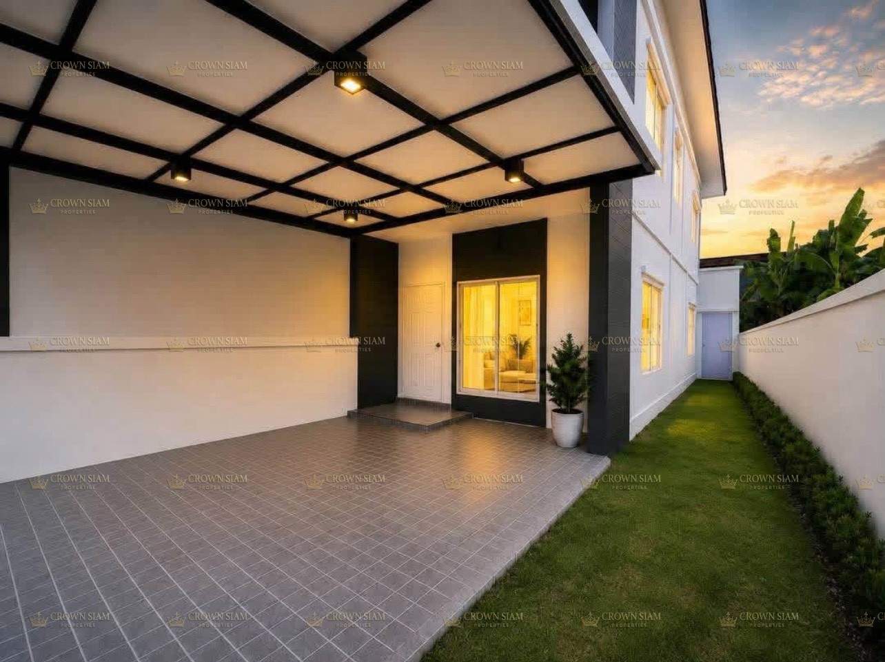 East Pattaya • Ngam Charoen 15 Village • 2BR Corner Townhome - Image 3