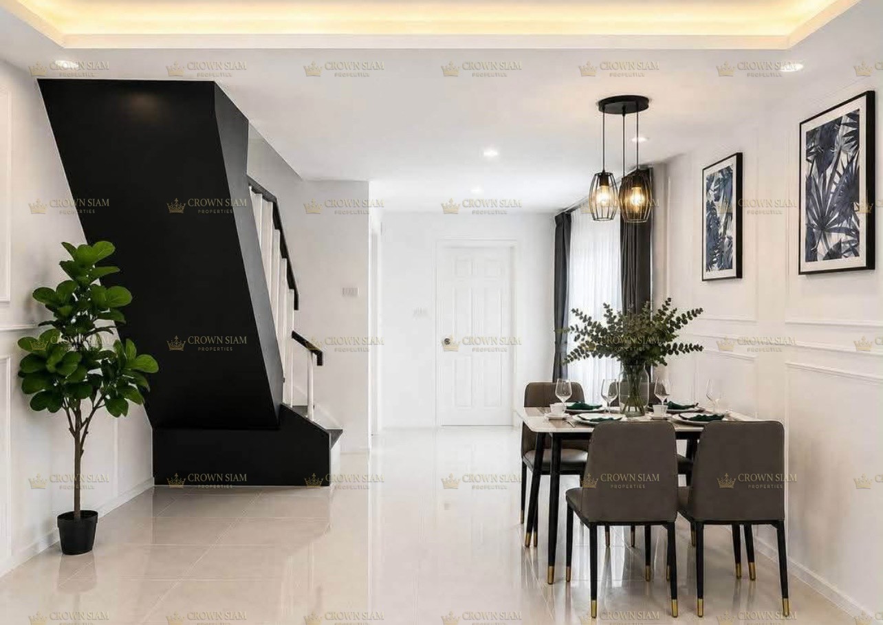 East Pattaya • Ngam Charoen 15 Village • 2BR Corner Townhome - Image 7