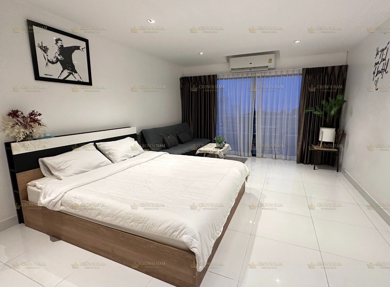 พระตำหนัก • Pattaya Hill Resort • สตูดิโอวิวทะเล ชั้น 10