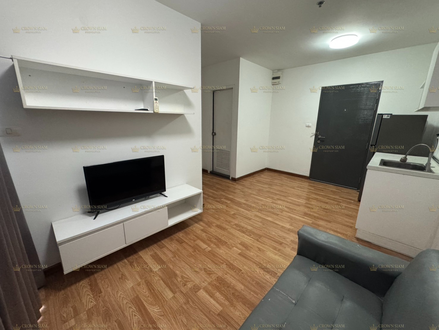 South Pattaya • The Trust Residence South Pattaya • 9F 1BR Corner Condo - Image 4