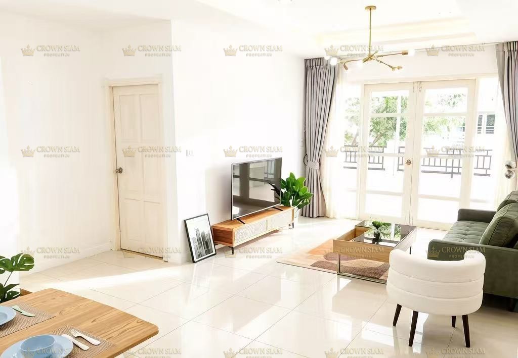 East Pattaya • Ruen Pisa Village • 3BR House - Image 4