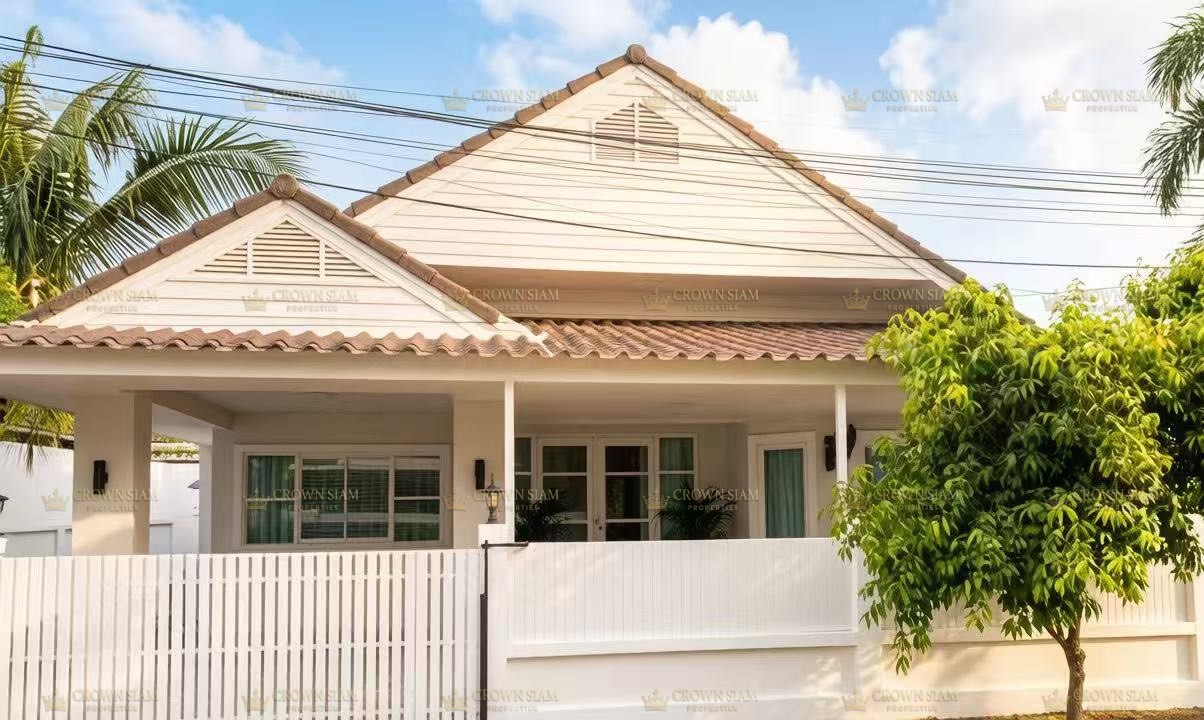 East Pattaya • Ruen Pisa Village • 3BR House