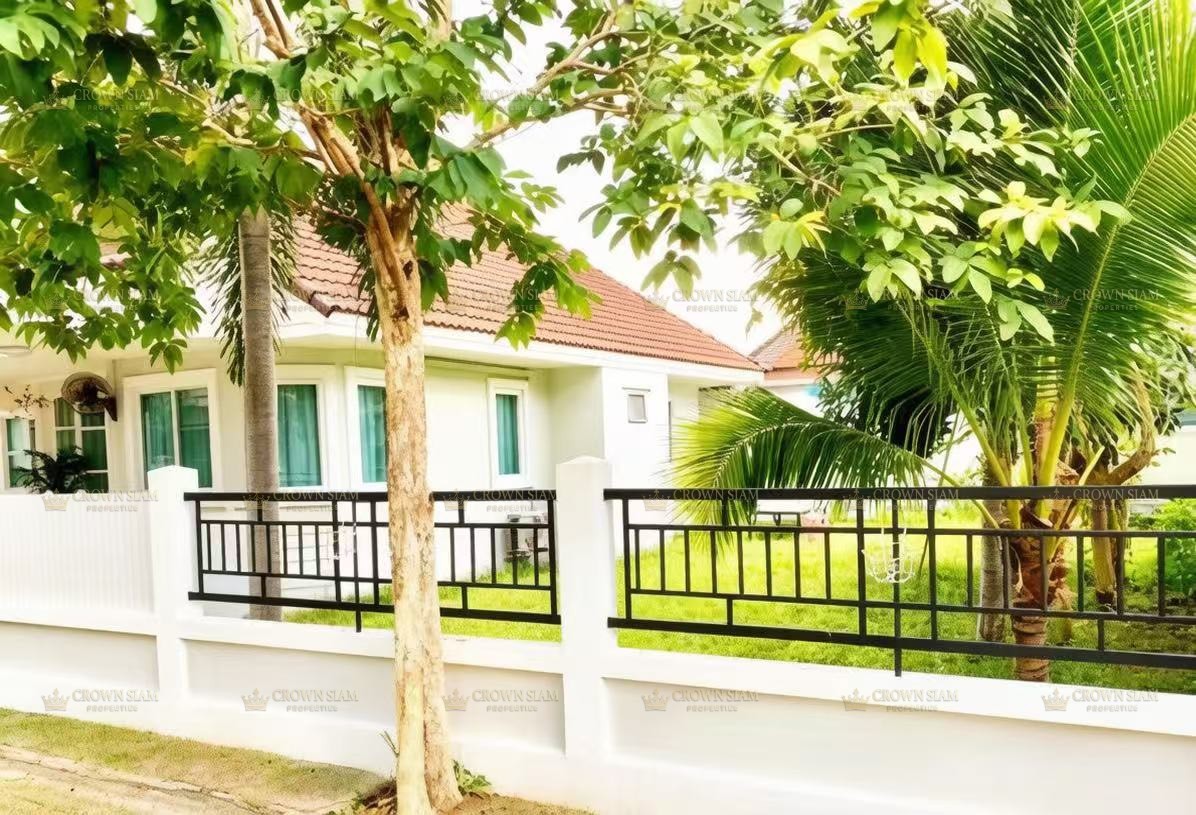 East Pattaya • Ruen Pisa Village • 3BR House - Image 3