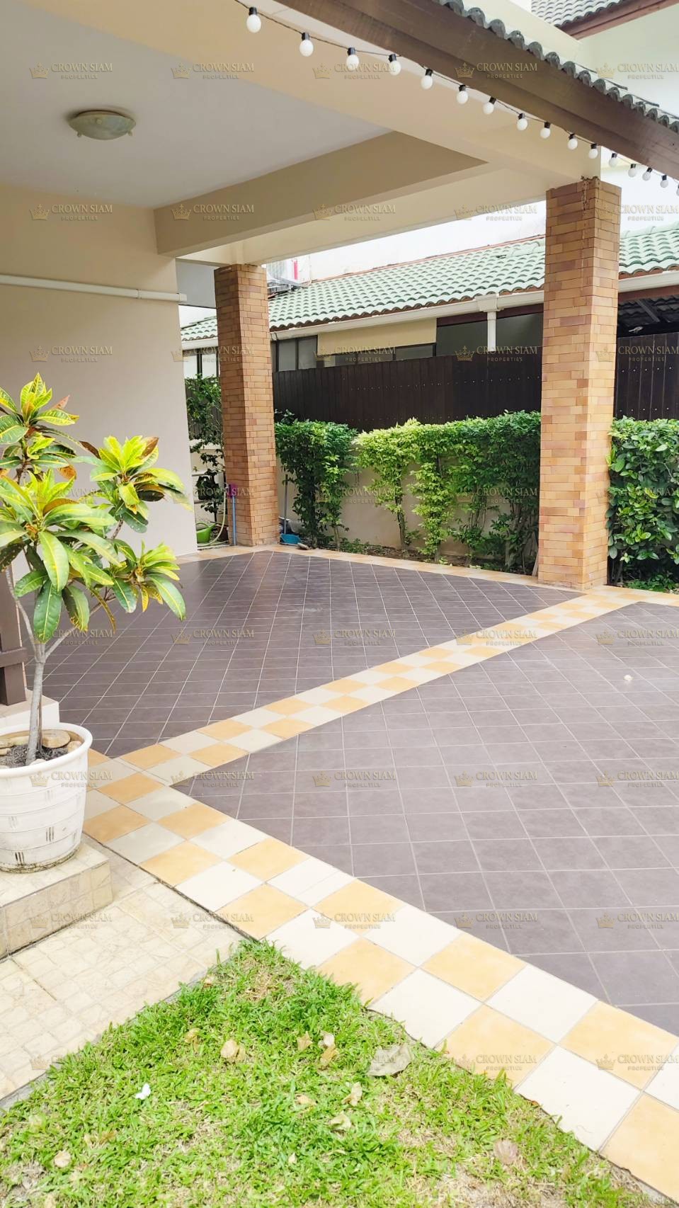 พัทยาตะวันออก • เซ็นทรัลพาร์ค 4 • บ้านเดี่ยวรีโนเวทใหม่ 3 ห้องนอน - Image 3
